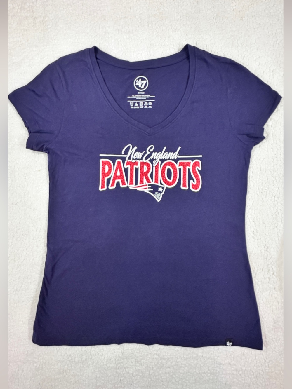 New England Patriots Women's Navy Blue V-Neck Tee with Red Logo 100% Cotton